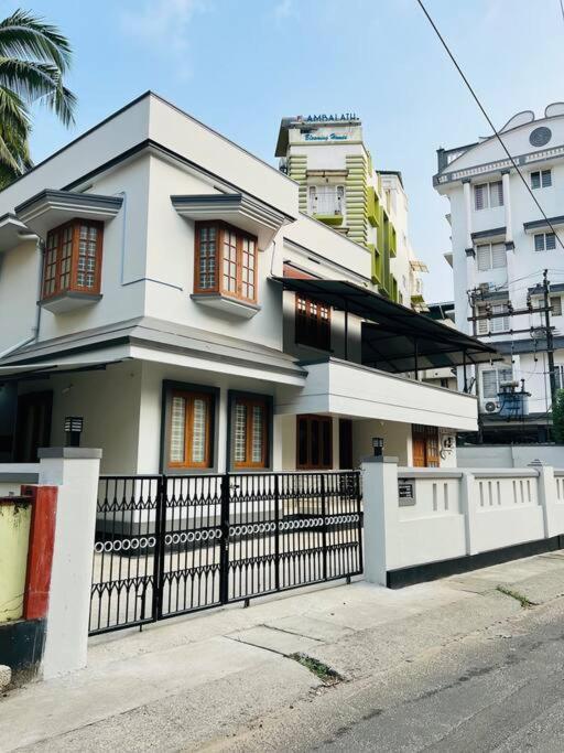 Home In Guruvayur-3 Bedroom Exterior photo