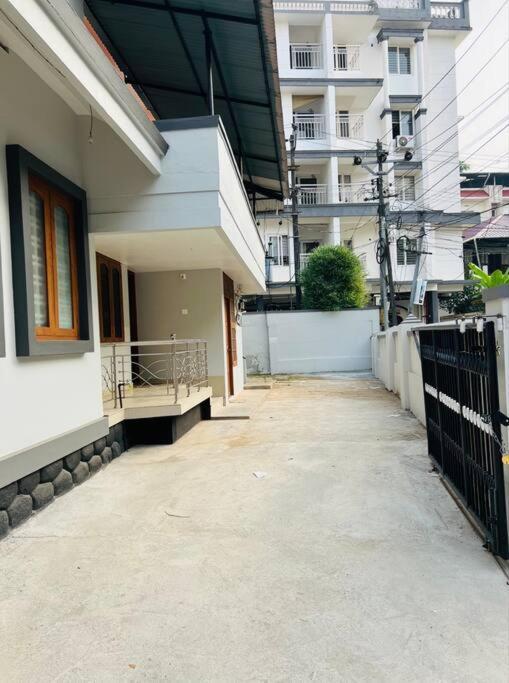 Home In Guruvayur-3 Bedroom Exterior photo